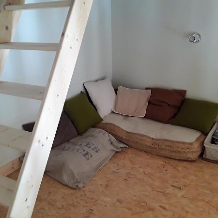 Apartamento Le Petit Nid Saint-Bonnet-pres-Orcival Exterior foto