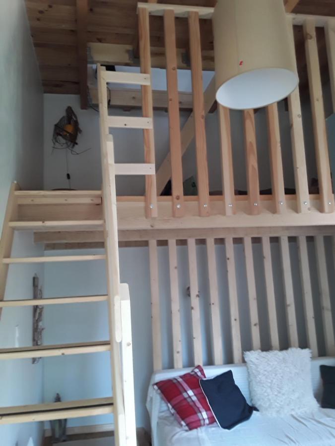 Apartamento Le Petit Nid Saint-Bonnet-pres-Orcival Exterior foto
